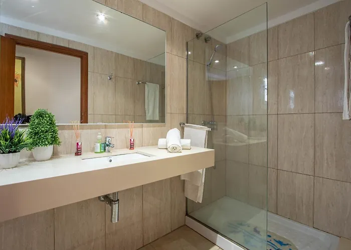 Daniela 波连萨港